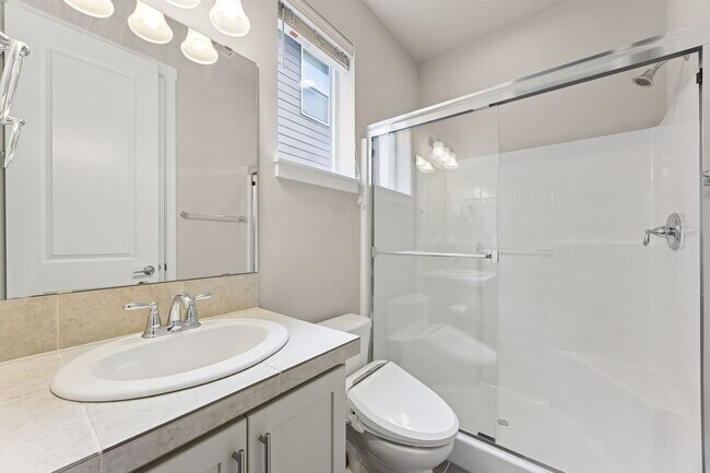 Building Photo - Perfect and Picturesque and Furnished!