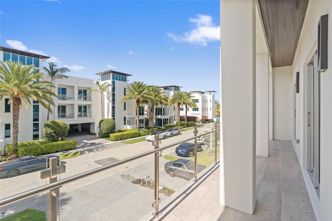 Building Photo - 221 Shore Ct