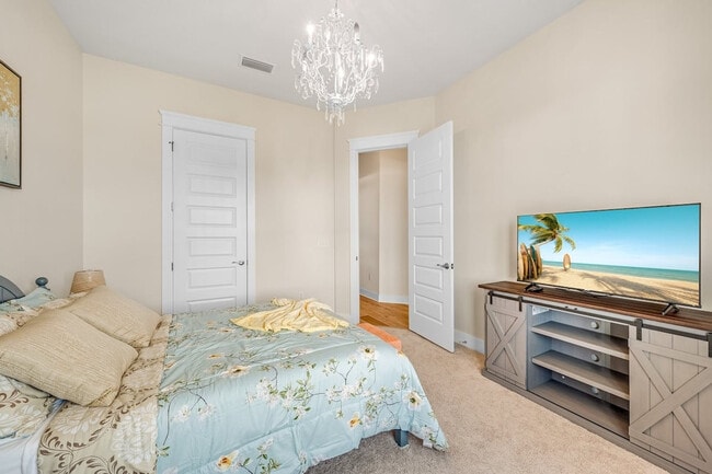 Building Photo - 6 Wilkes Rd