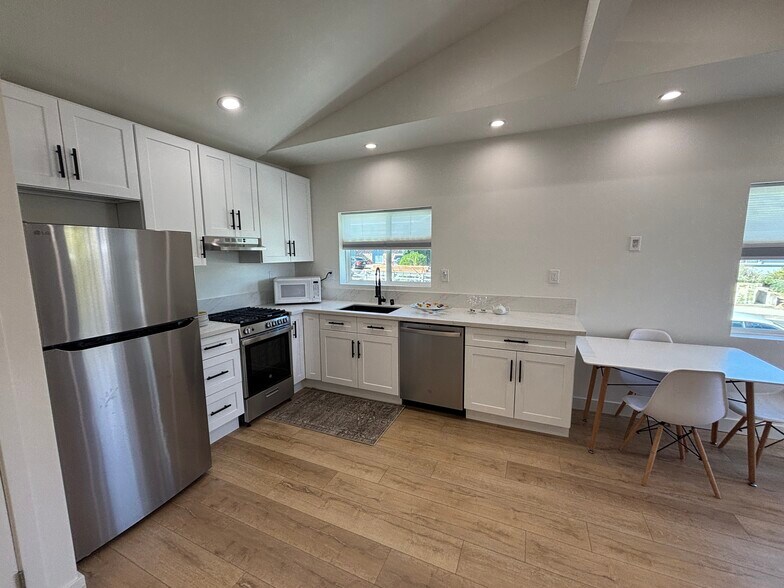 Building Photo - 6038 Maury Ave