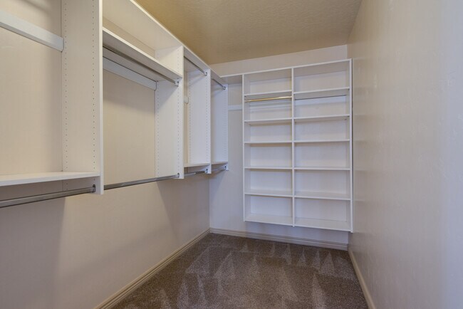 Building Photo - 4 Bedroom in The Knolls at Little Valley