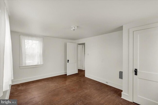 Building Photo - 144 E Baumstown Rd