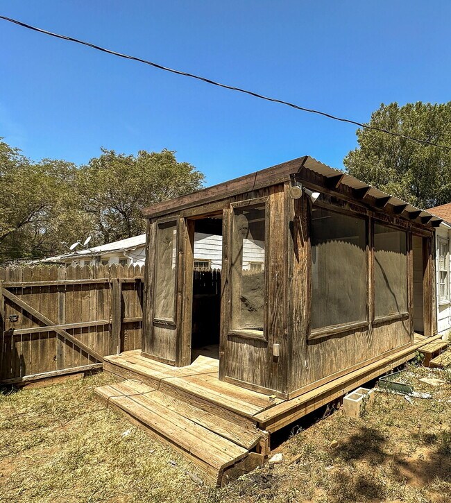 Building Photo - 2605 35th St