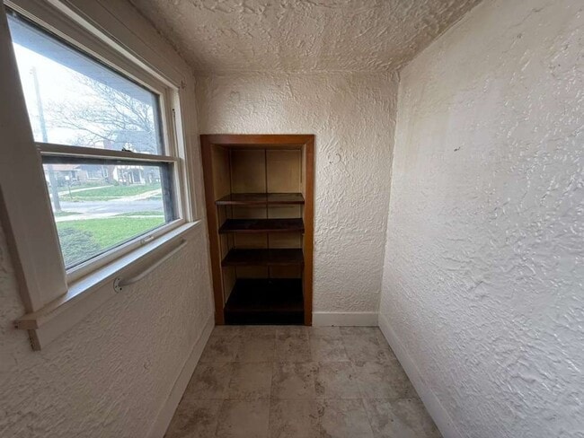 Building Photo - 17926 E Park Dr