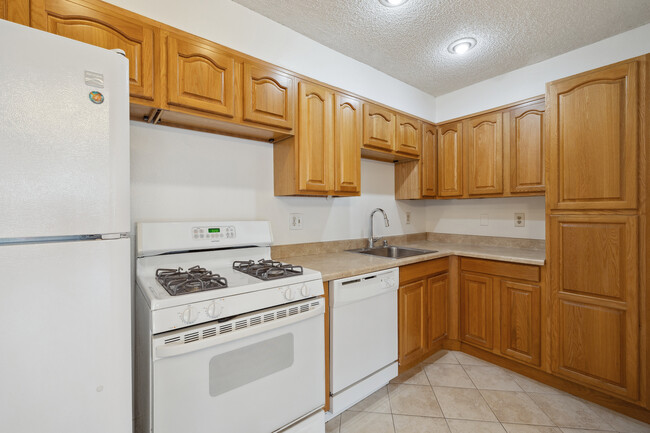 Building Photo - 614 Sunfish Way