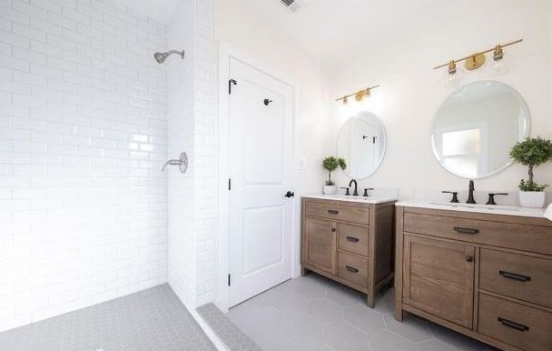 Building Photo - 4279 Walton Avenue