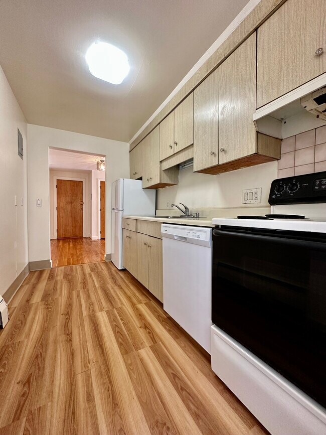 Building Photo - 246 Allston St