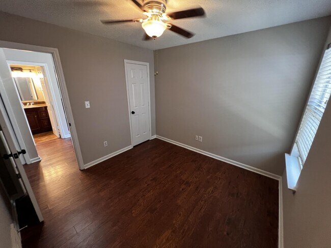 Building Photo - 6840 Mikayla Ln