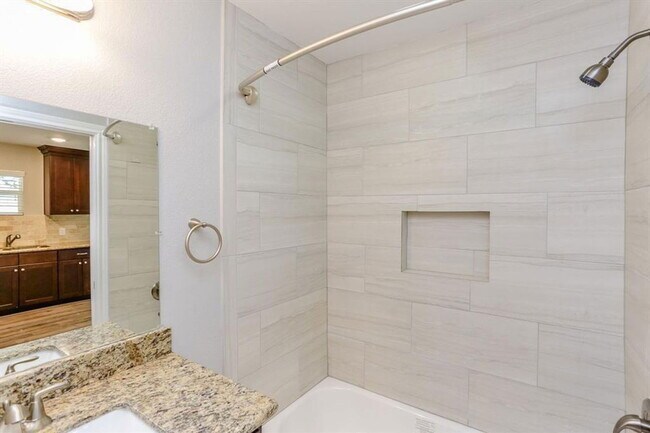 Building Photo - 808 W Main St