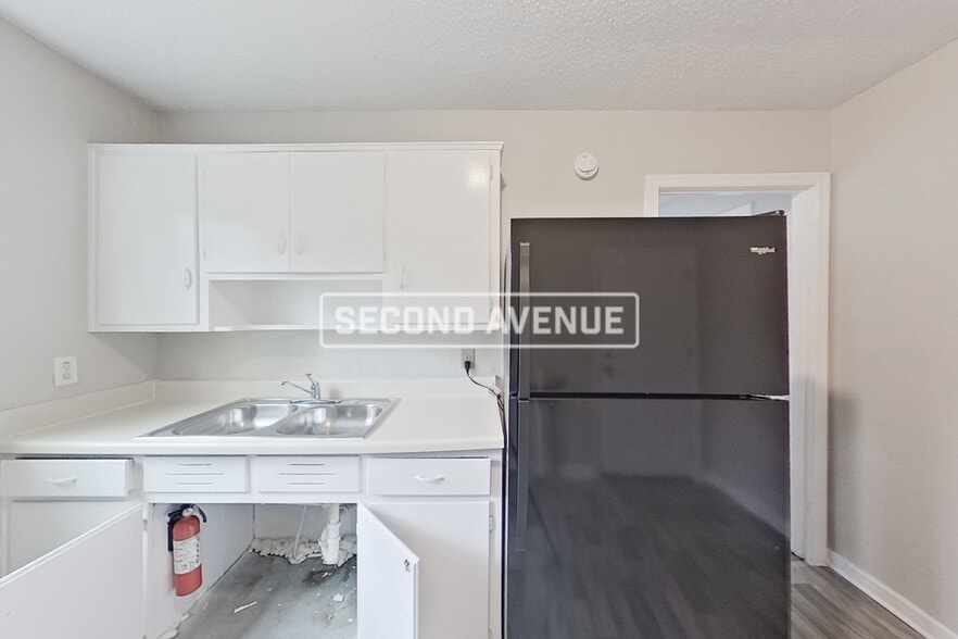 Building Photo - 7825 Rugby Ct