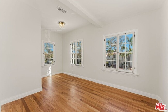 Building Photo - 123 N Orange Dr