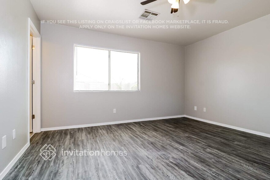 Building Photo - 15901 W Elm St