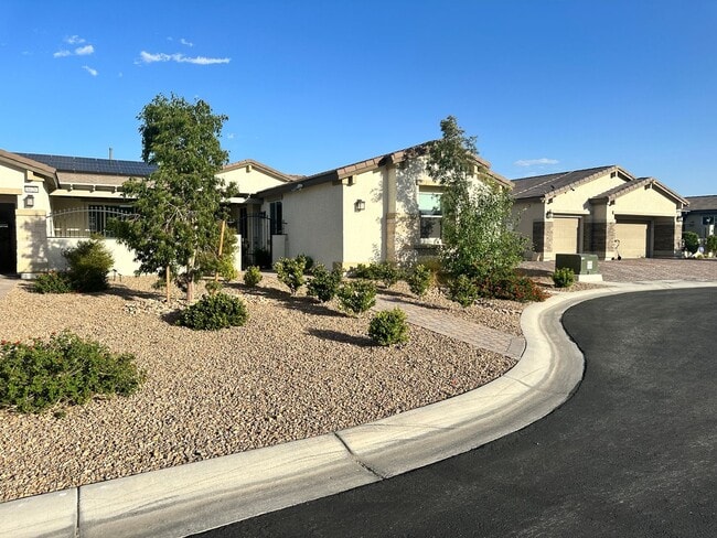 Building Photo - Renting CASITA ONLY!!!