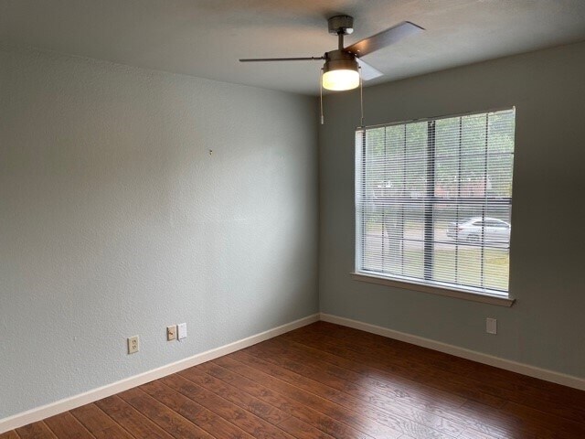 Building Photo - 336 Melrose Dr
