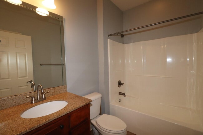 Building Photo - 417 Courchelle Dr