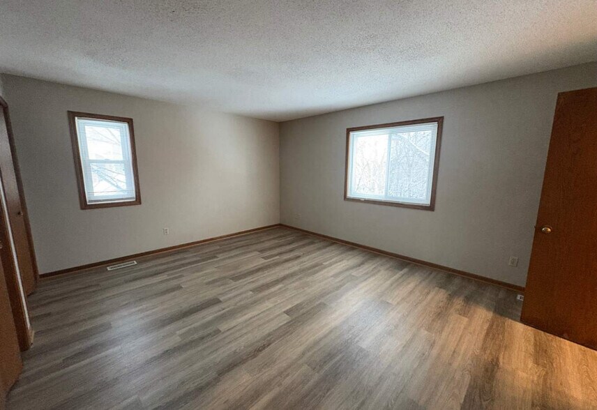 Building Photo - 7362 Paulsen Dr