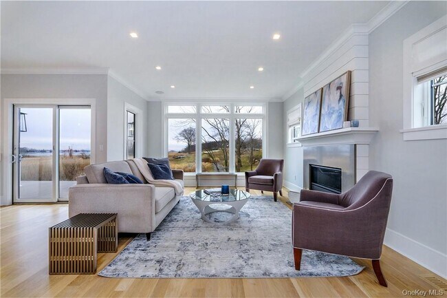 Building Photo - 184 Soundview Ave