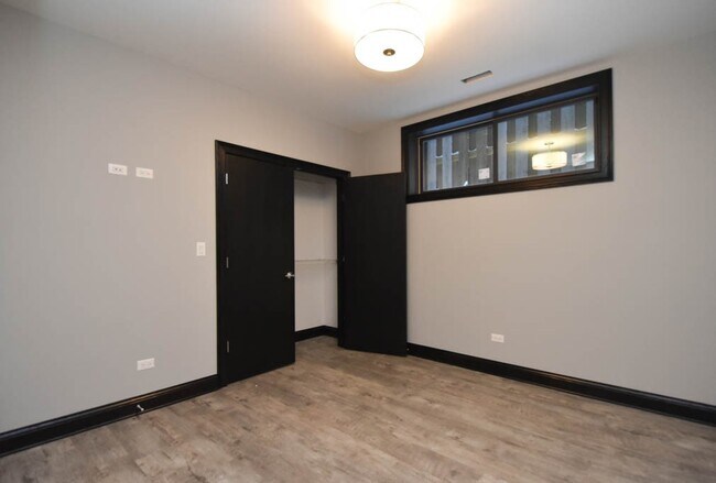 Building Photo - 4324 N Ashland Ave