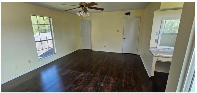 Building Photo - 5002 Ripple Creek Dr