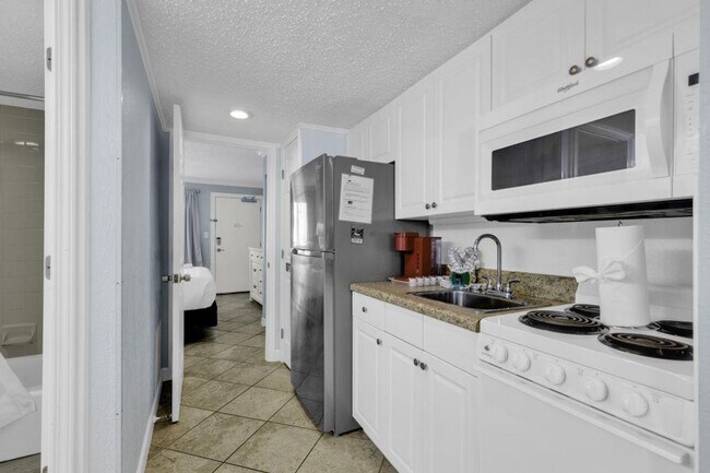 Building Photo - 2001 S Ocean Blvd