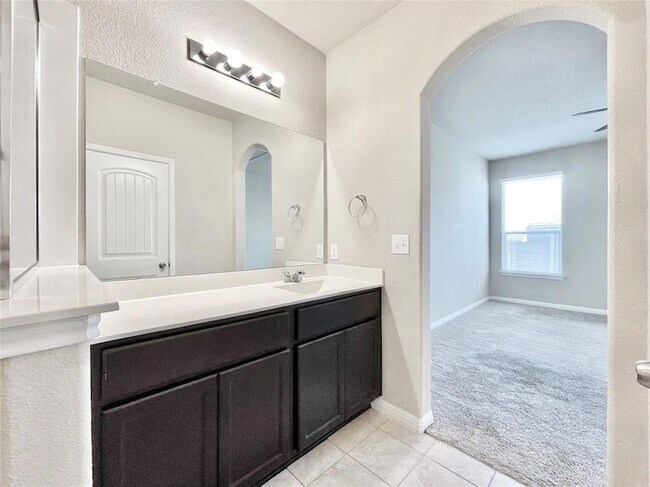 Building Photo - 417 Katmai Cir