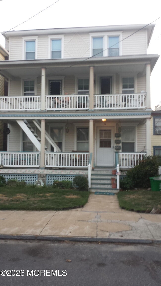 Building Photo - 22 Webb Ave