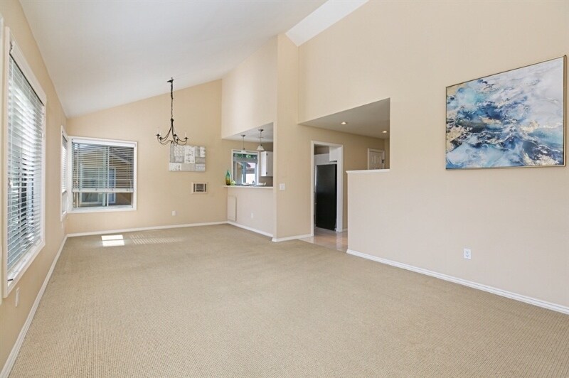 Building Photo - 930 Via Mil Cumbres