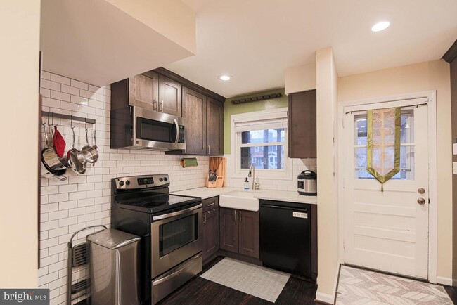 Building Photo - 718 S Payne St