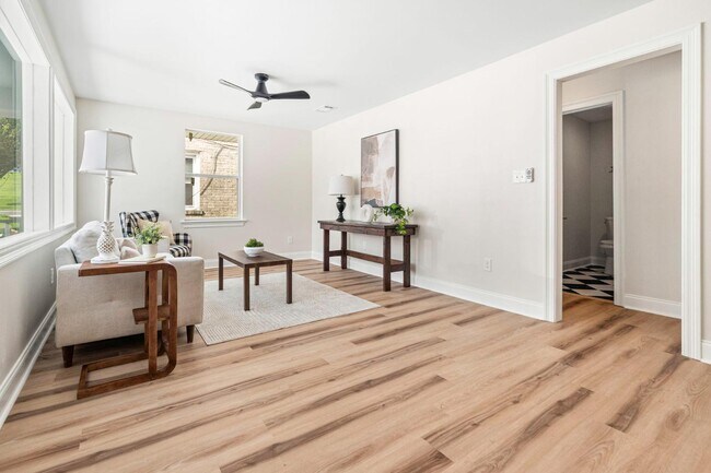 Building Photo - 110 Jules Ave