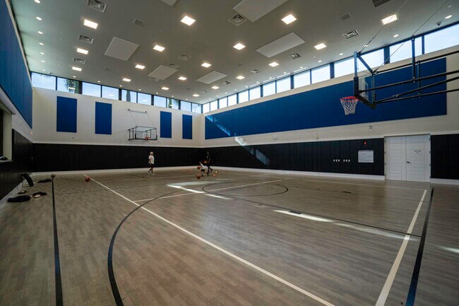 Building Photo - 17081 Five Waters Ave