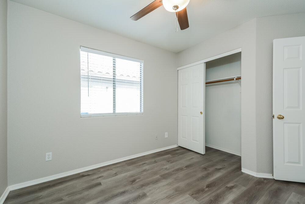 Building Photo - 10381 E Roywood Way