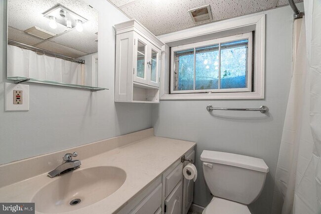 Building Photo - 4505 Conifer Ln