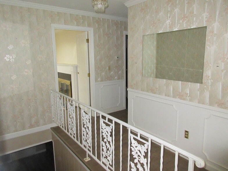 Building Photo - 65 Willowbrook Dr