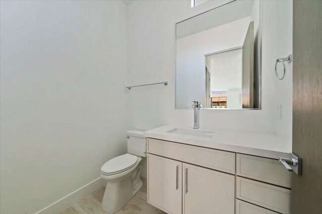 Building Photo - 78525 Orcabessa Dr