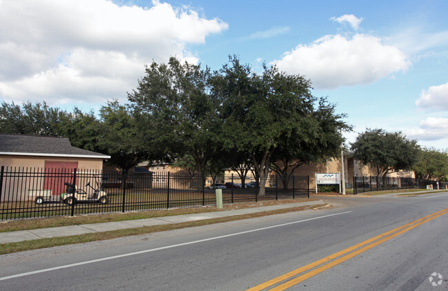 Building Photo - Lakewood Terrace