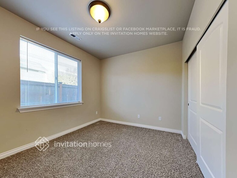 Building Photo - 706 182nd St E