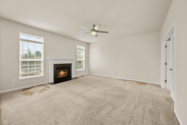 Building Photo - 406 Mary Ann Cir