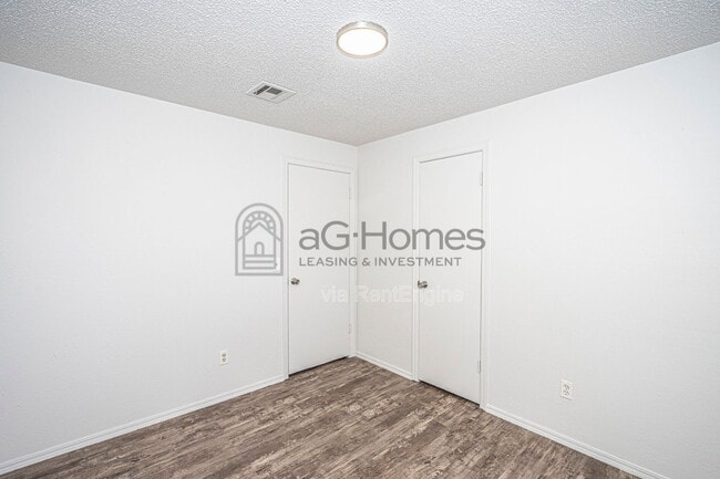 Building Photo - 3920 Dentwood Terrace