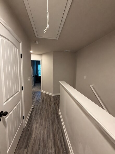 Building Photo - 2769 Valley Green Dr