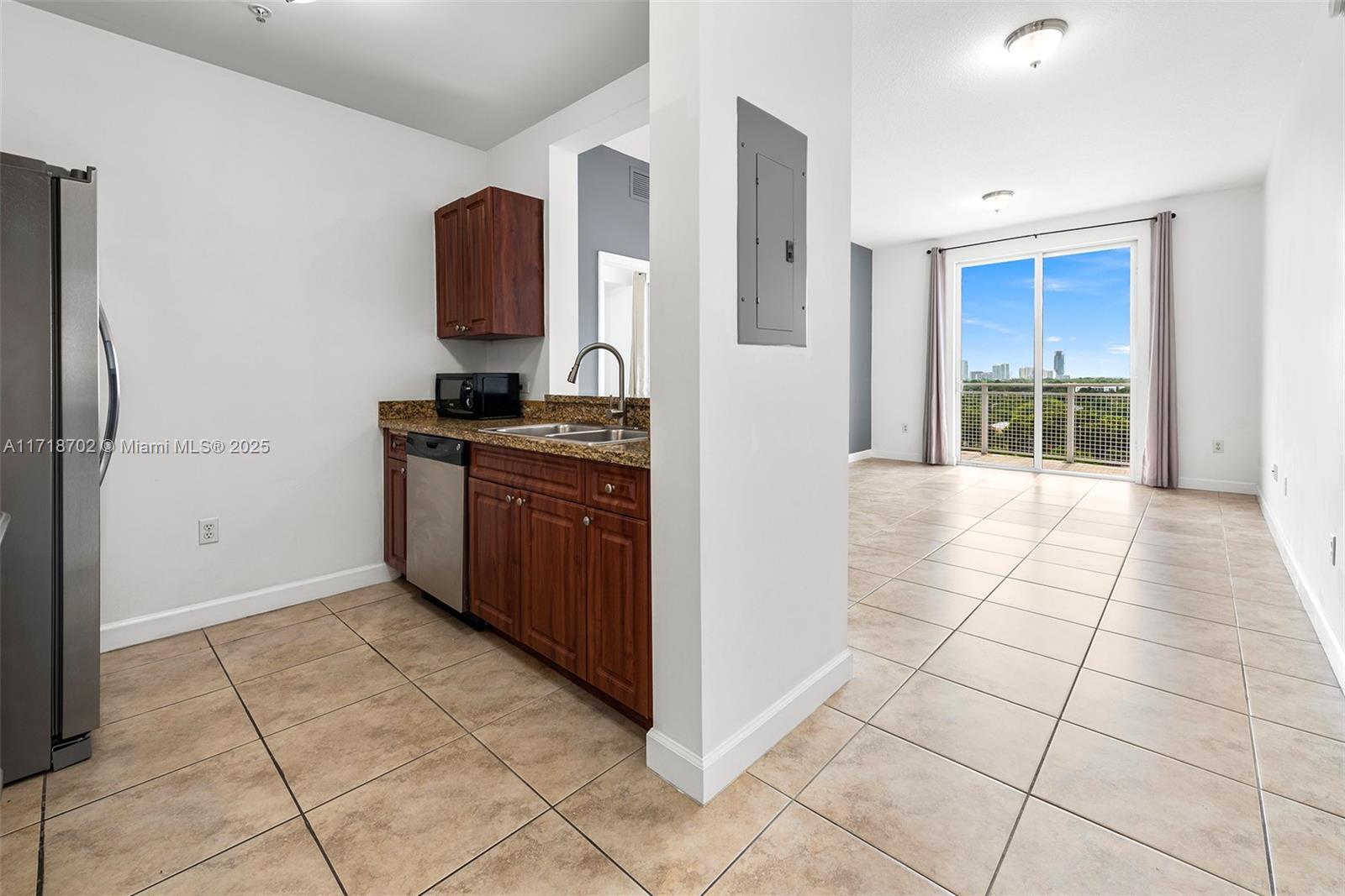 Building Photo - 2600 SW 27th Ave