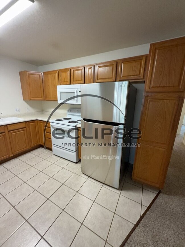 Building Photo - 493 Coronado Way