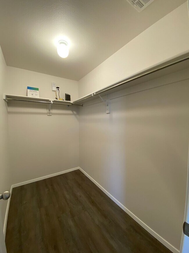 Building Photo - *Pre-leasing* Three Bedroom | Two Bathroom Home in East Village