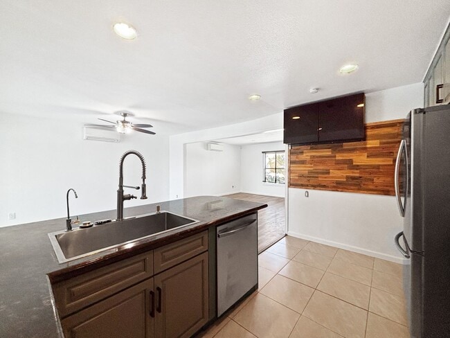 Building Photo - Contemporary 3BD/2BA House in Lemon Grove ...