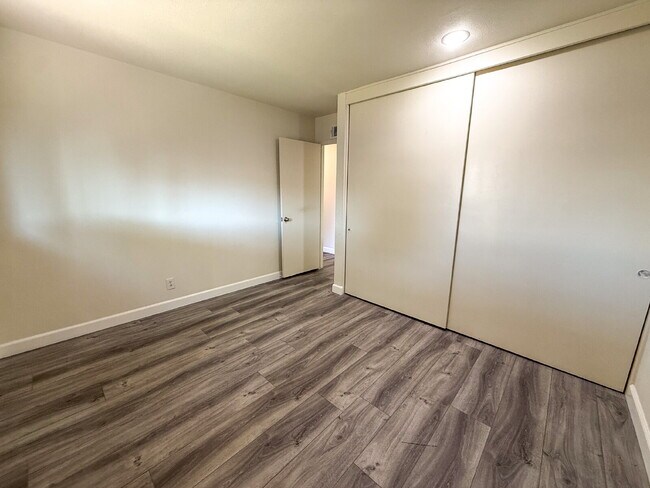 Building Photo - West Oxnard Home For Rent