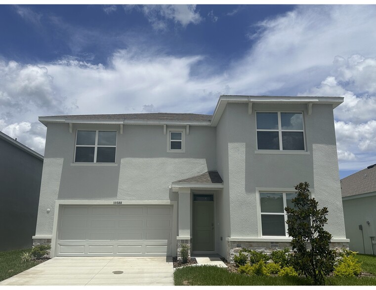 Front - 10588 Farm Hill Ave