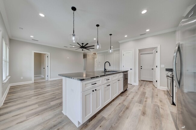 Building Photo - 4447 Huckleberry Ln