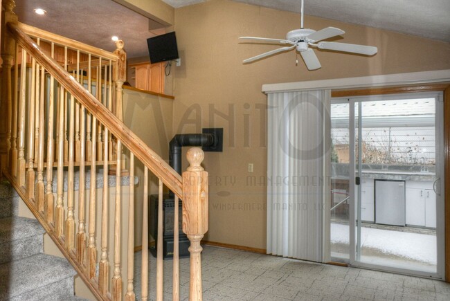 Building Photo - Spacious Wandermere Area Home