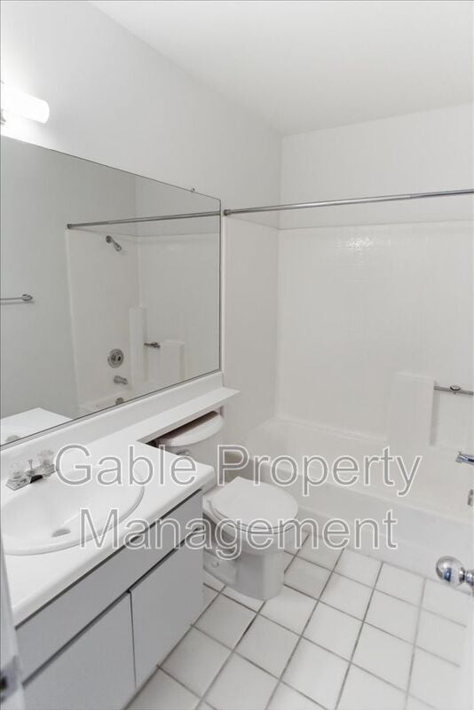 Building Photo - 23903 Del Monte Dr.