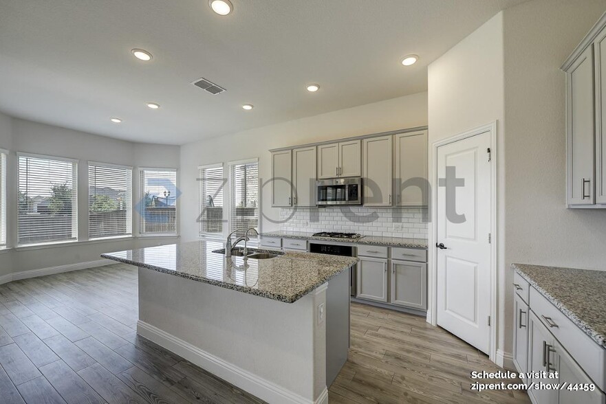 Building Photo - 808 Brenham Ave