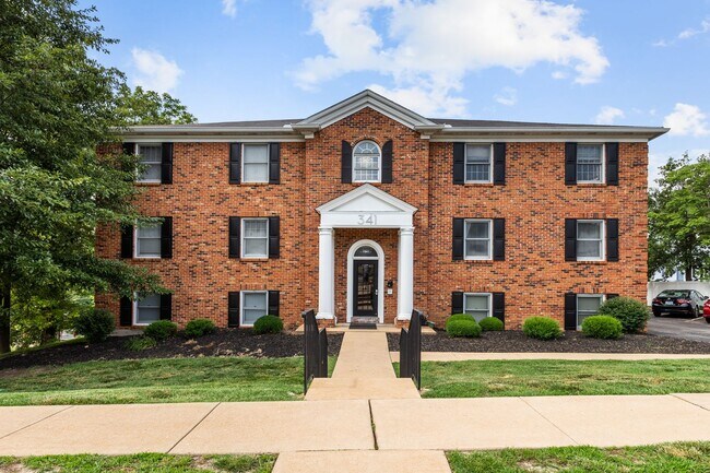 Building Photo - 341 W Pacific Ave